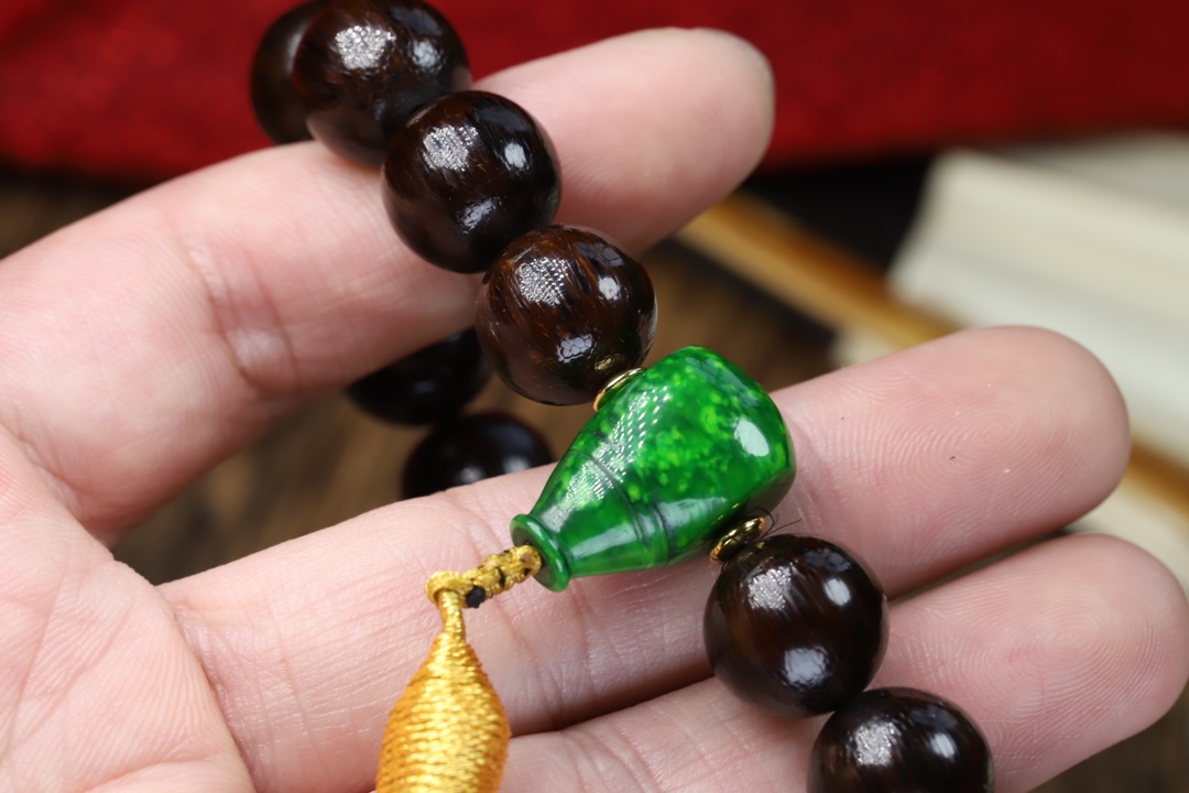 【顶尖藏品·老亚手串】鱼子纹清晰,红皮老料,纹理清晰,保存完美,尺寸