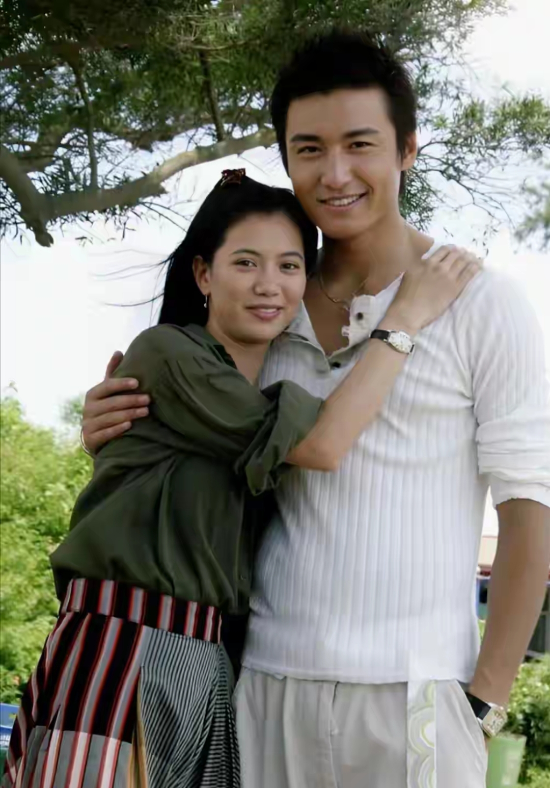 这张照片真好看,男生是胡兵,女生是谁?