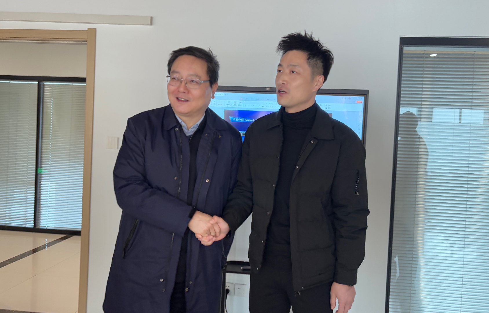 环保科技有限公司 欢迎区委书记与有关领