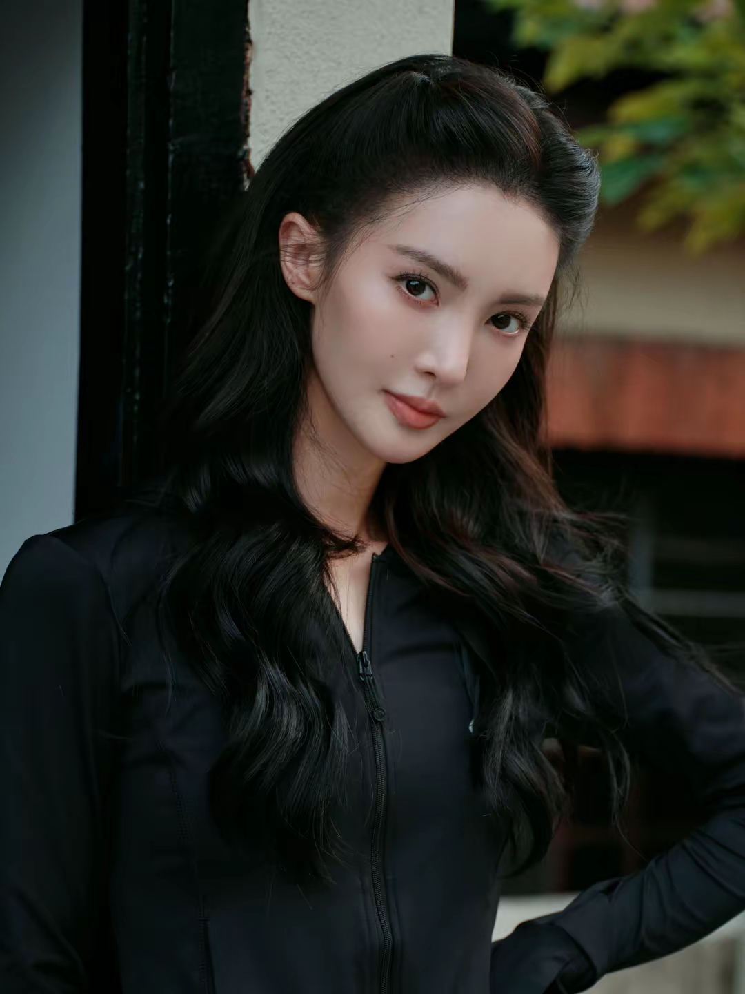 金晨,午后慵懒,轻抿一口咖啡,时光静好.