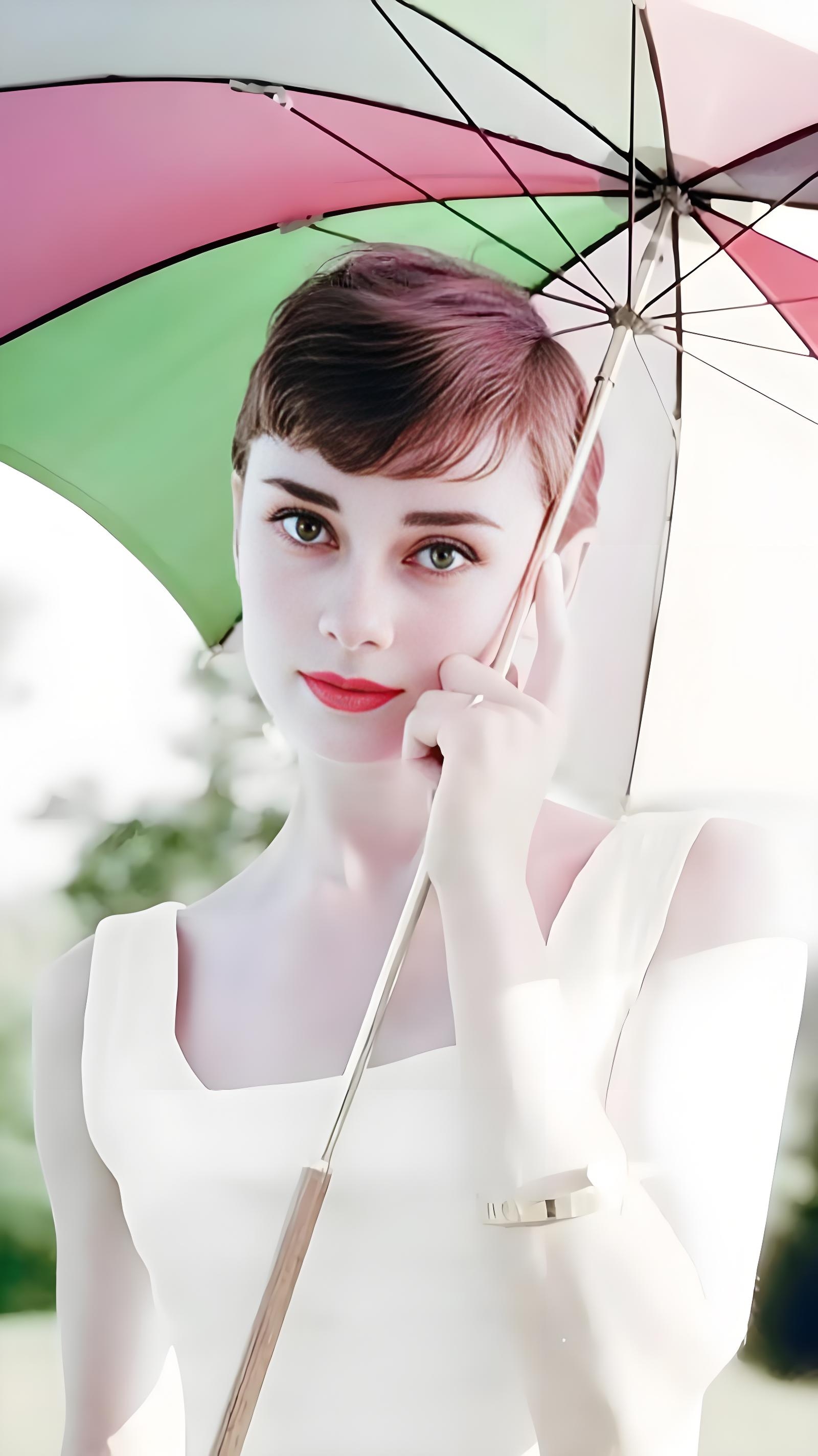 奥黛丽·赫本:光影中的永恒优雅象征