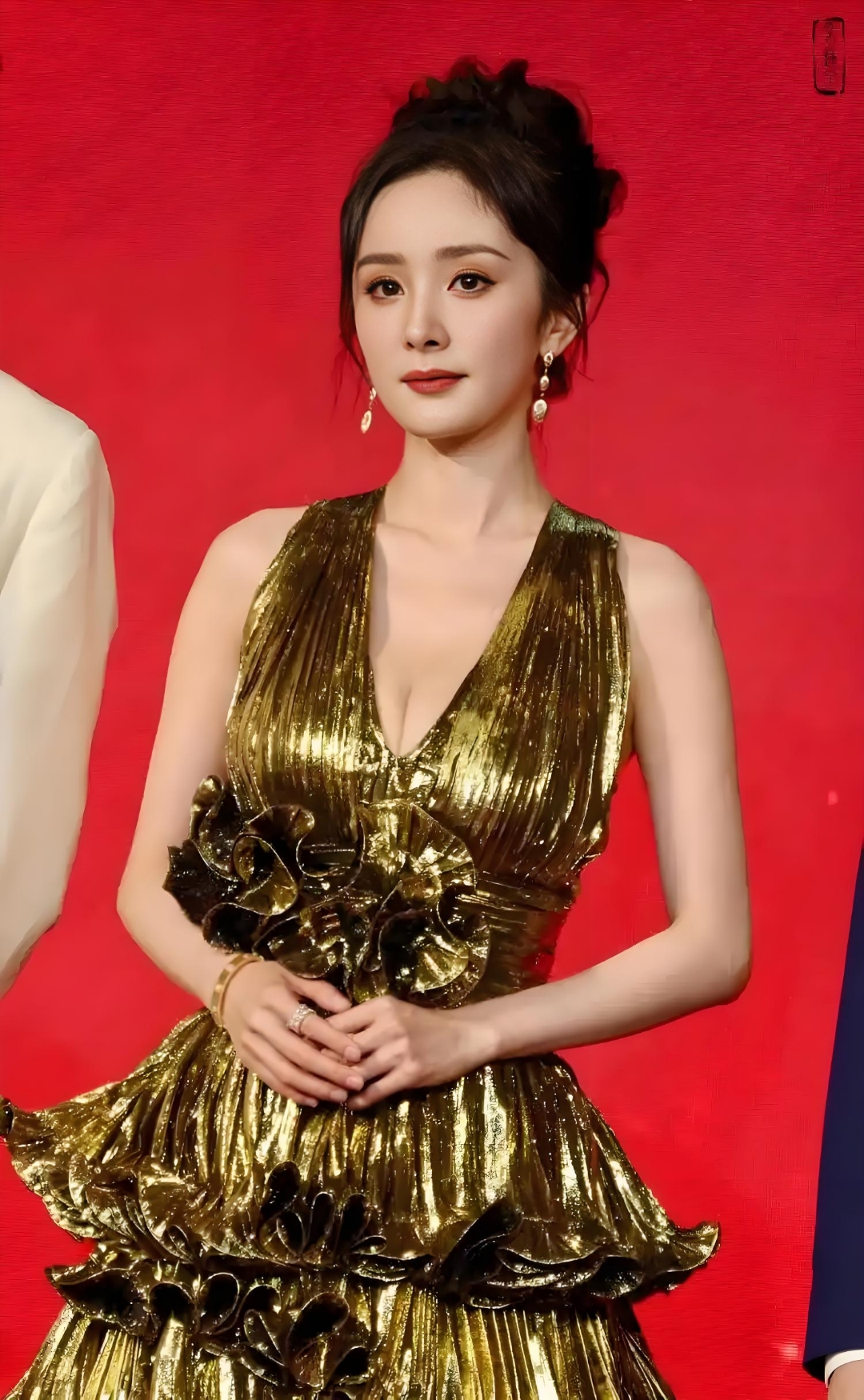 杨幂拿下人气大奖是真的吗_杨幂拿下人气大奖是真的吗吗 杨幂拿下人气大奖是真的吗_杨幂拿下人气大奖是真的吗吗（杨幂捧出来的艺人） 神马词汇