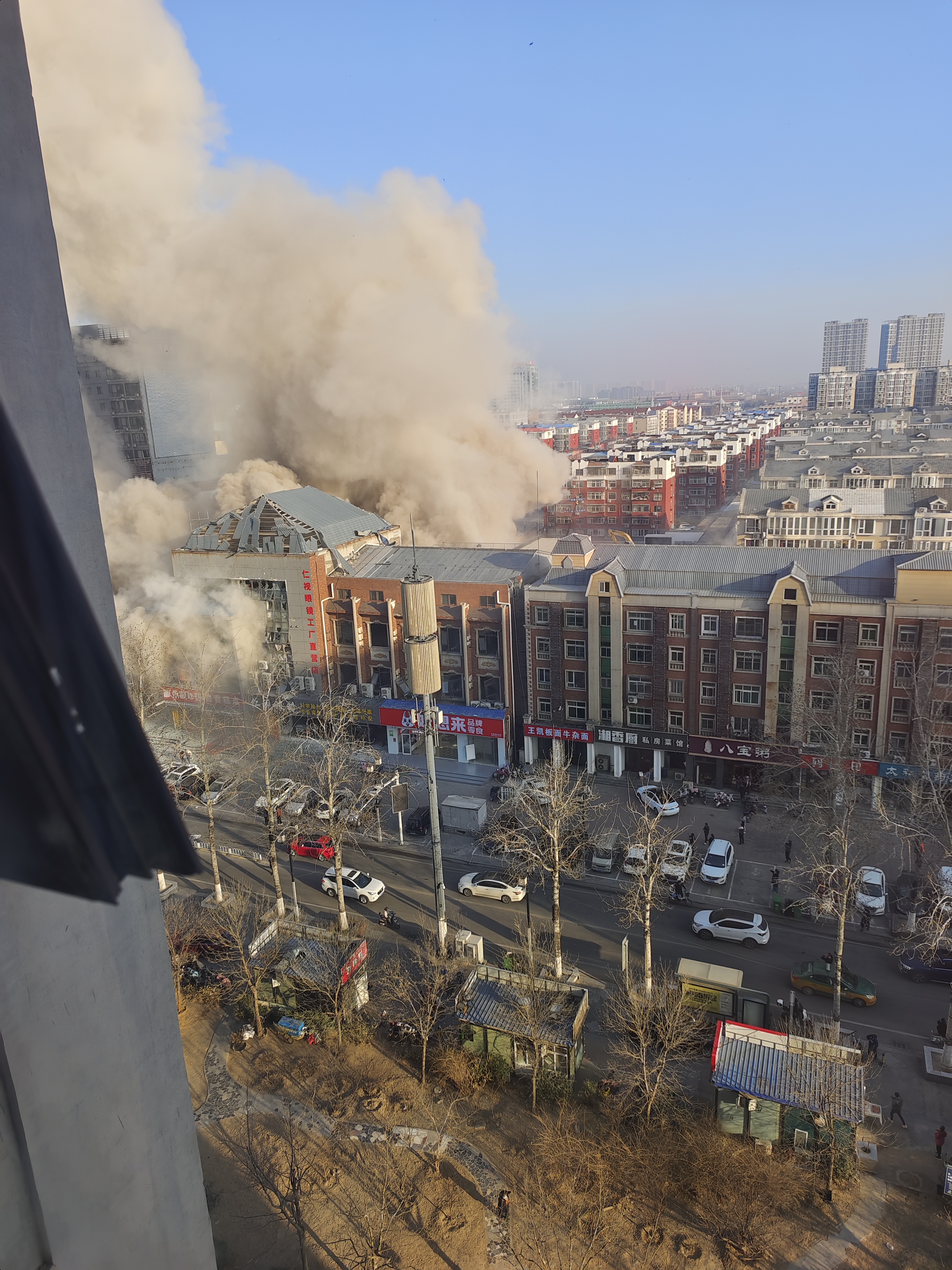 爆炸造成我们小区停水停电