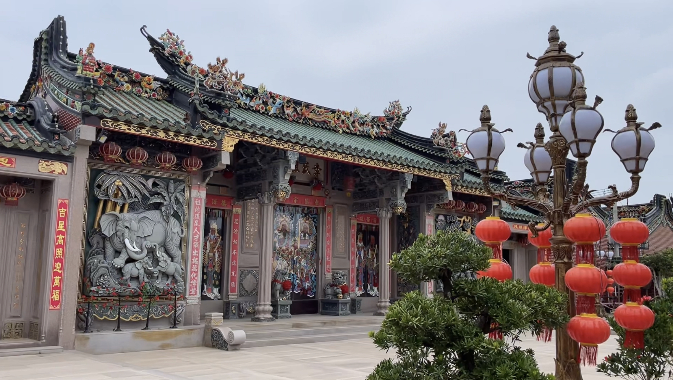 这次带大家来到广东省汕头市潮阳区海门镇迎宾路,大型祠堂建筑群.