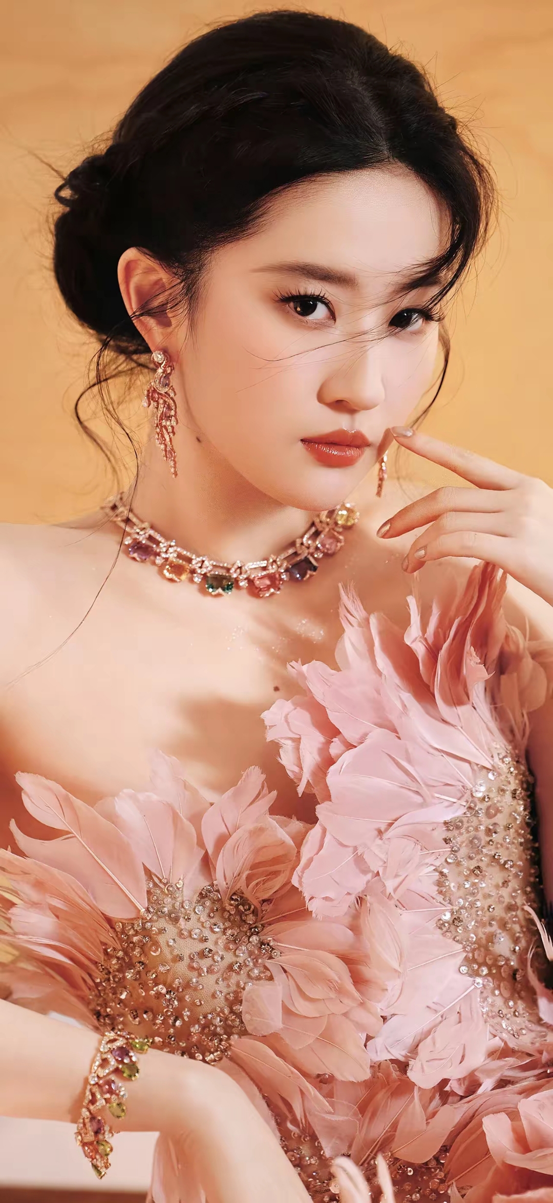 刘亦菲, 仙女本仙, 一袭粉裙美得让人窒息, 仿佛从童话里走出来的公主