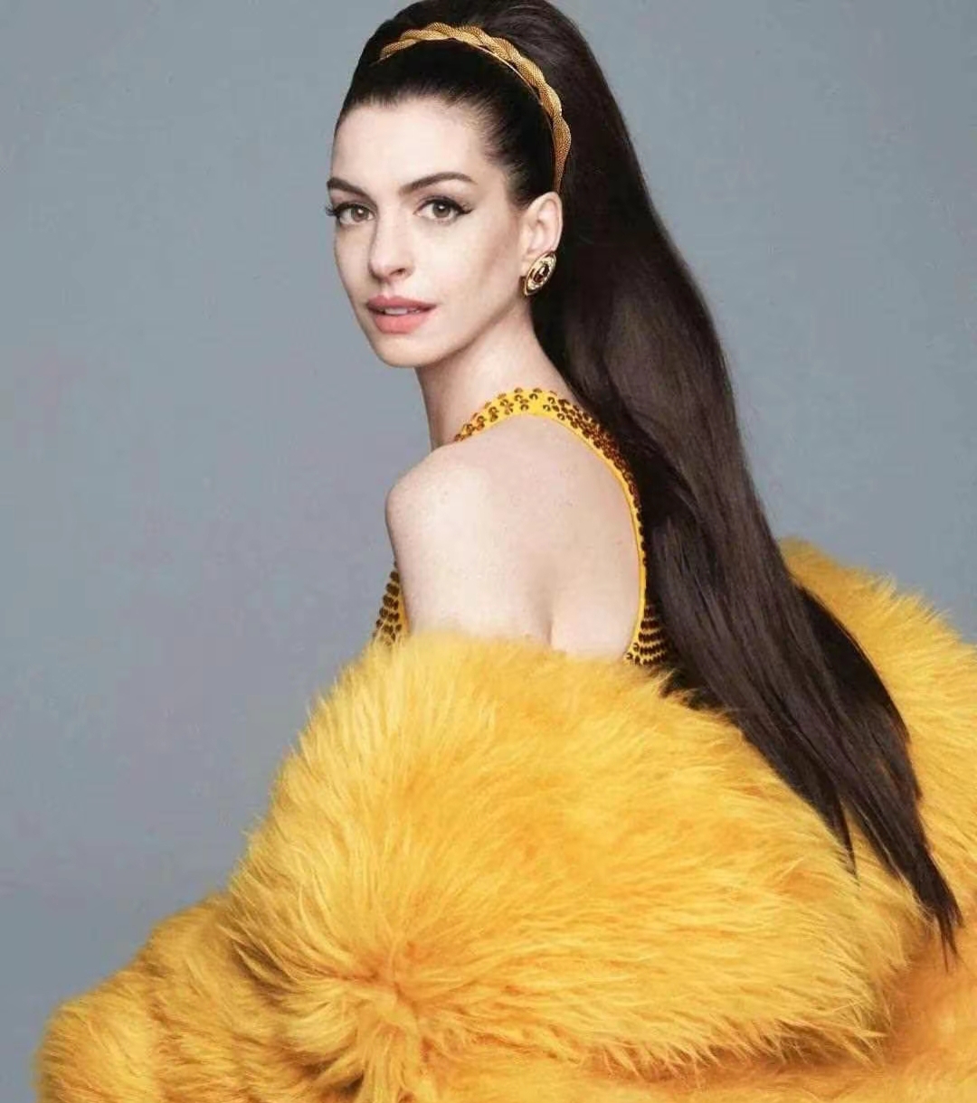 美国女演员安妮·海瑟薇(anne hathaway)是一位备受赞誉的才华横溢的