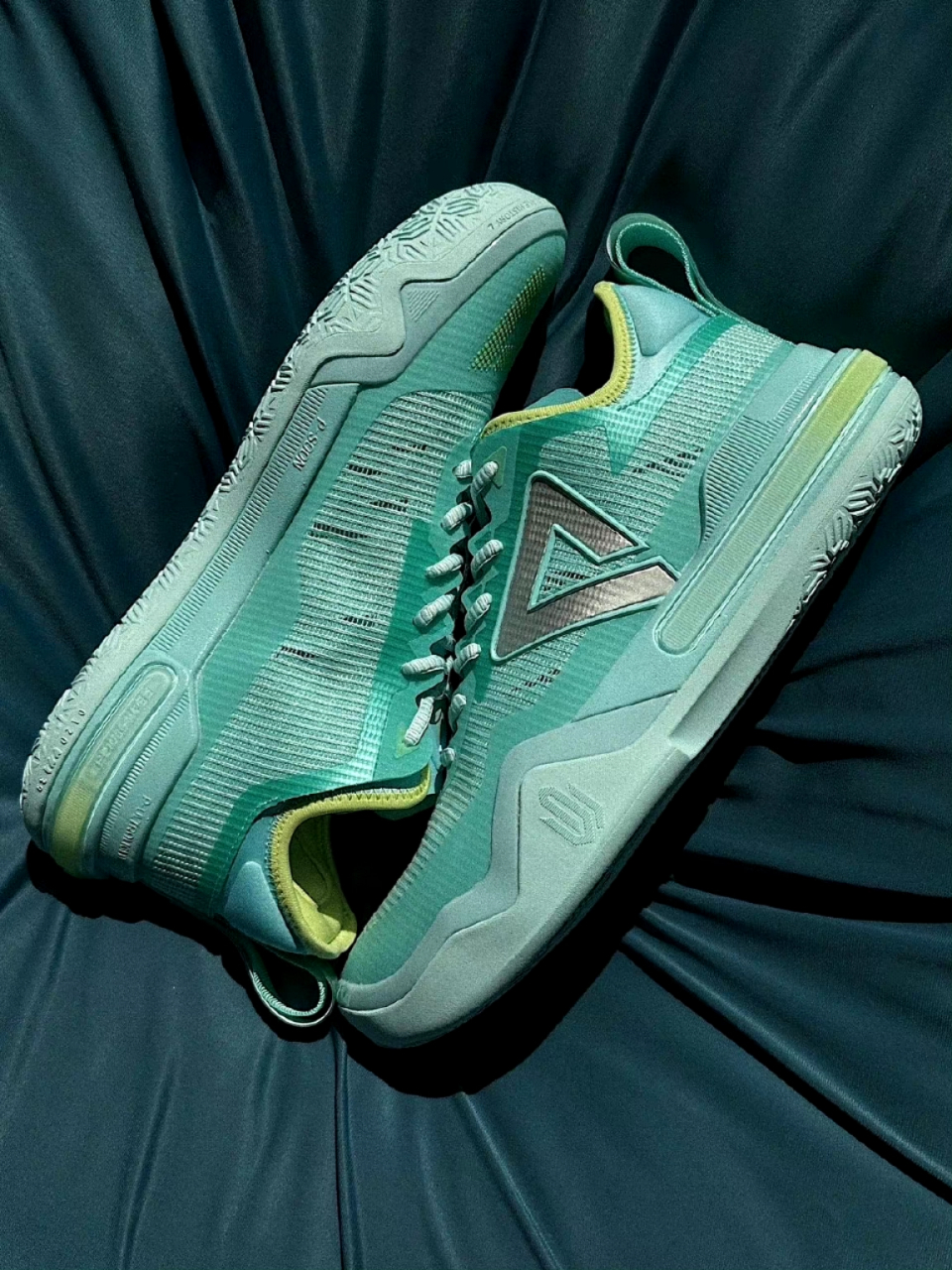 匹克维金斯一代签名球鞋"立夏"配色曝光!