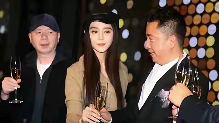 华谊兄弟啥时候开始走下坡路的: