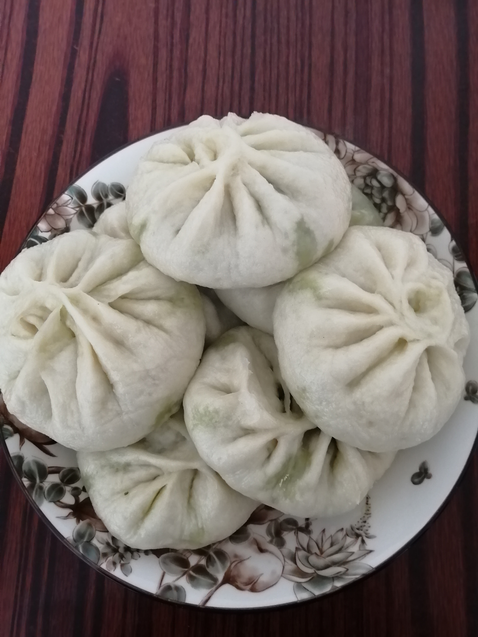 韭菜鸡蛋馅大包子