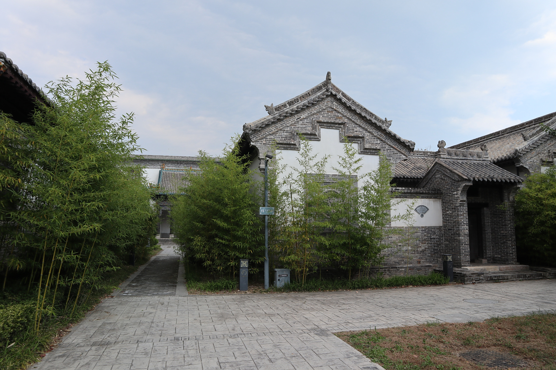 原创摄影之中国院子(北方院子),照片拍摄于青岛西海岸新区唐岛湾