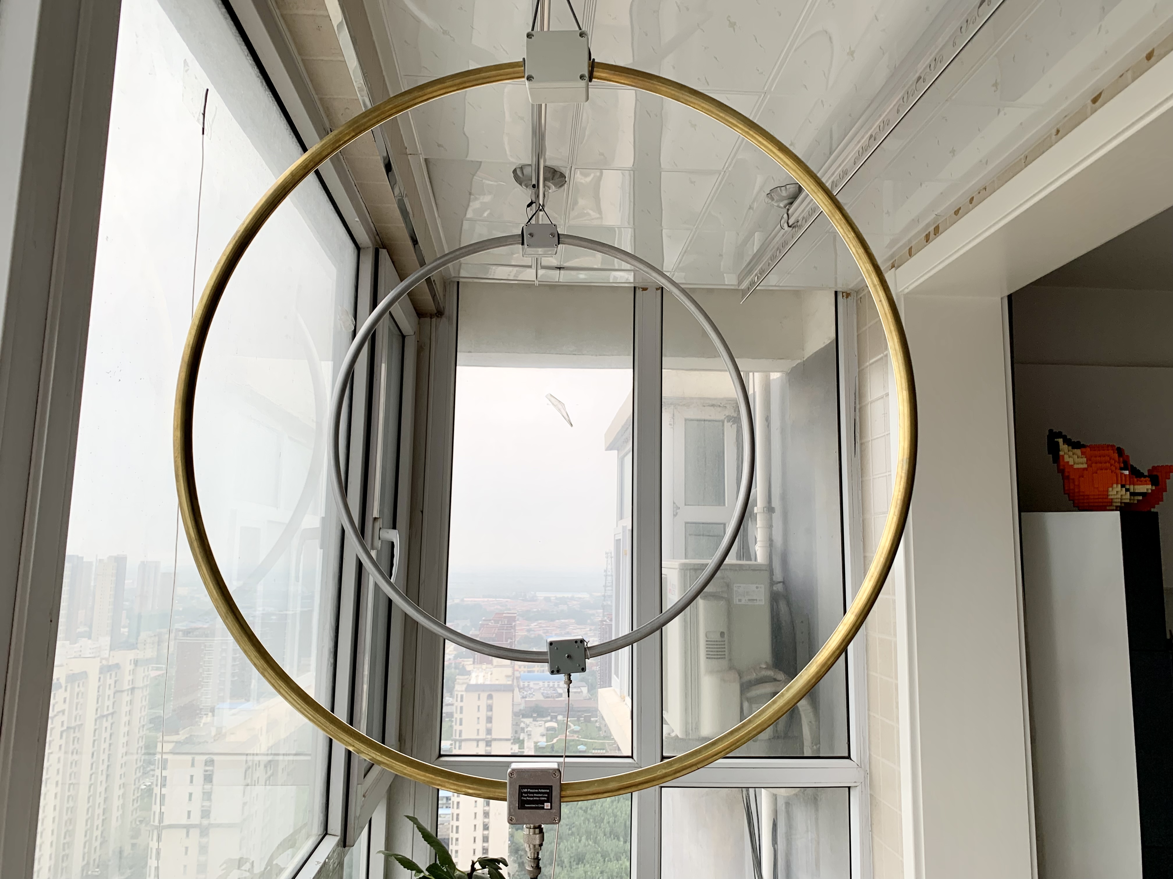 铜环天线 最近,很多朋友都在玩儿这个铜环天线,它是在美国youloop天线