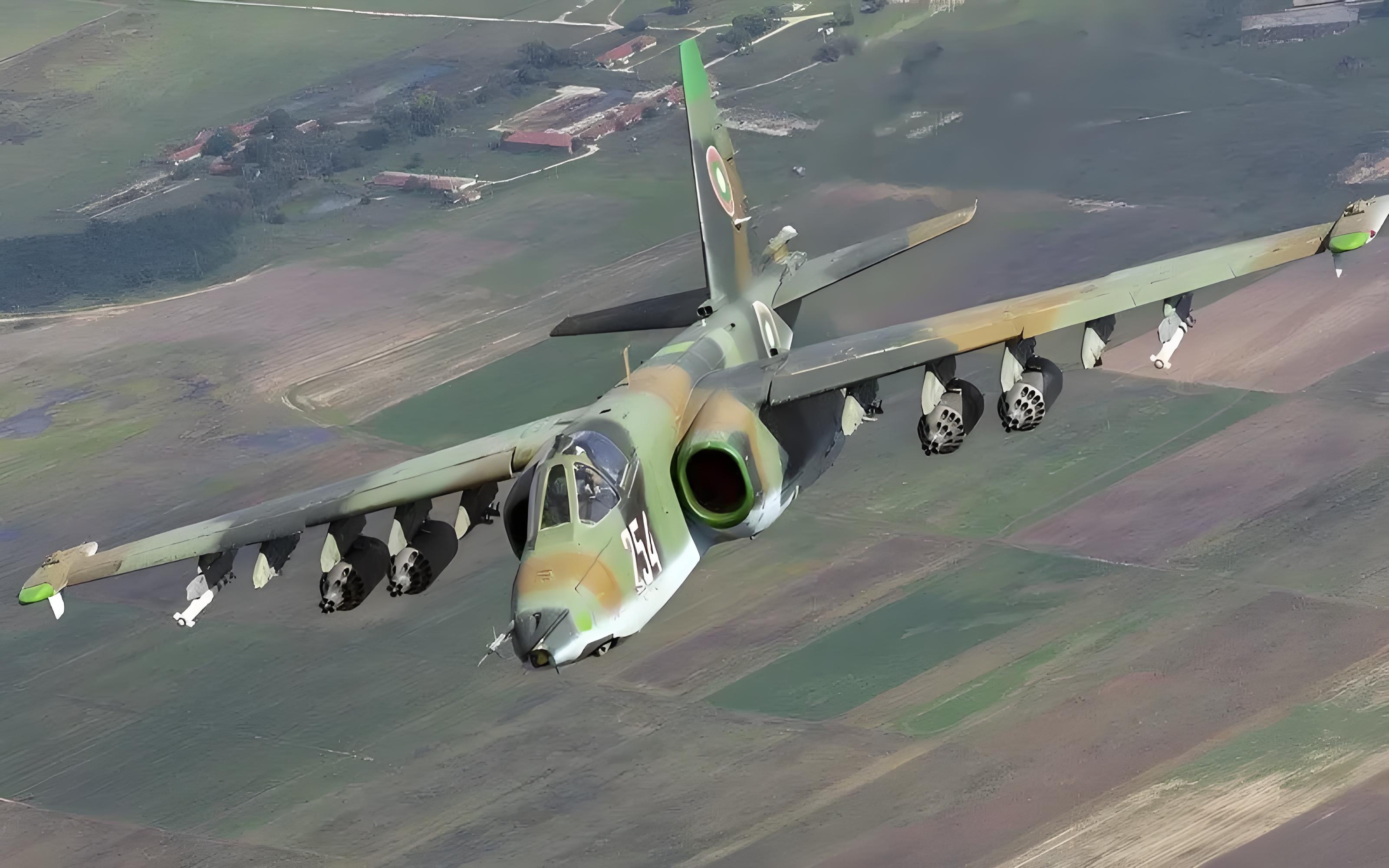 《苏-25:飞机界的"ak47"与"舔地双雄"之一》   在飞机的世界里,苏-25