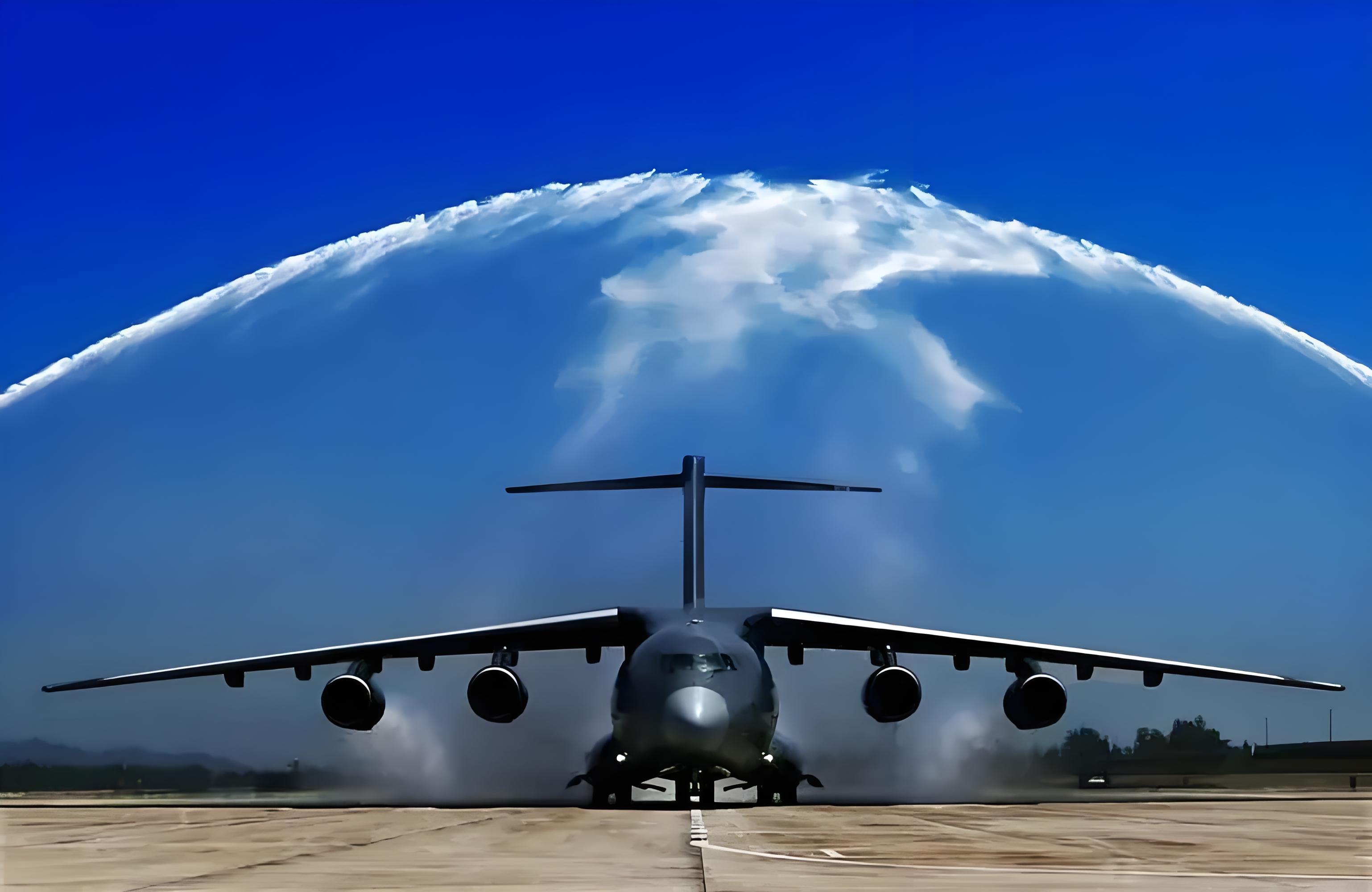 《运 20:大国之翼,战略空运的中坚力量》   运 20 运输机,有着"鲲鹏"