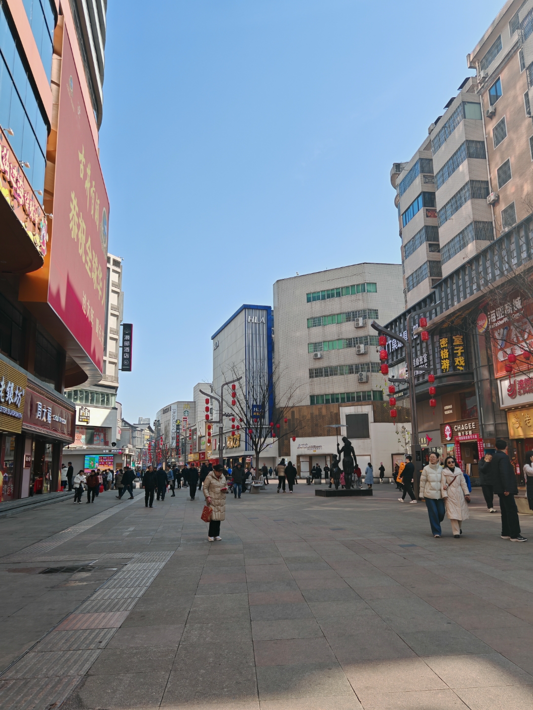 **人生不是一条被预设航线的河流,而是旷野里自择方向的季风