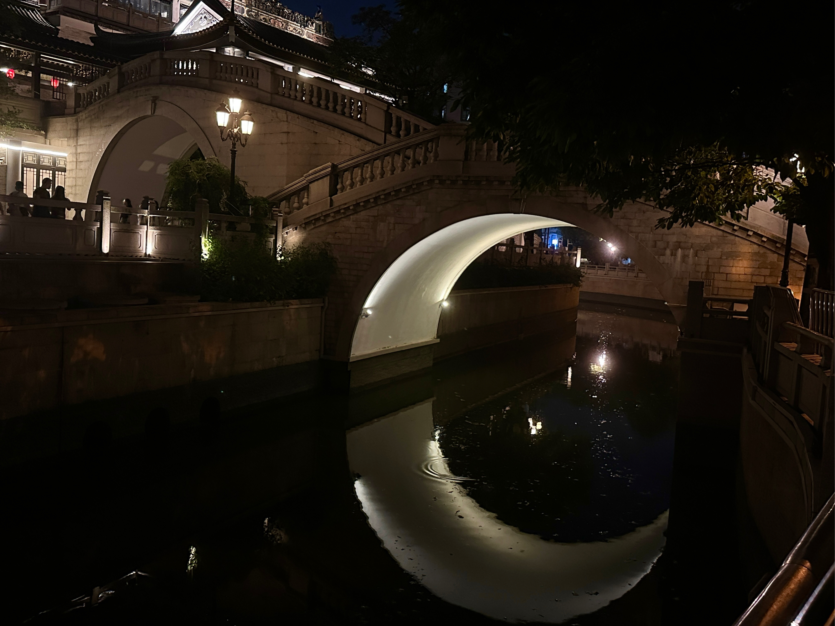 石拱桥夜景图片