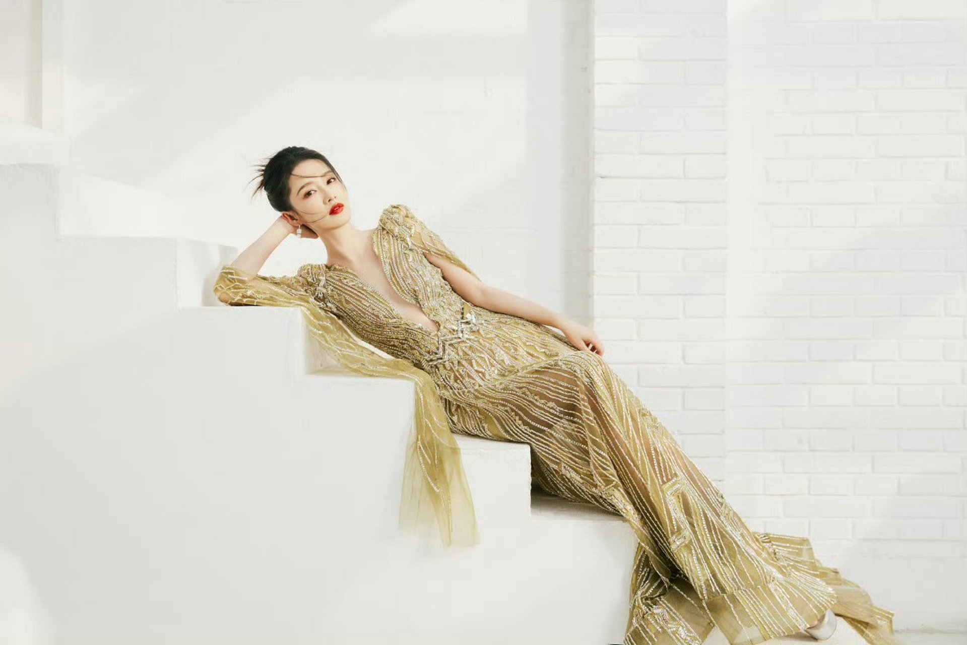 八卦娱乐明星# #养眼美女# #时尚潮流女性# #李沁