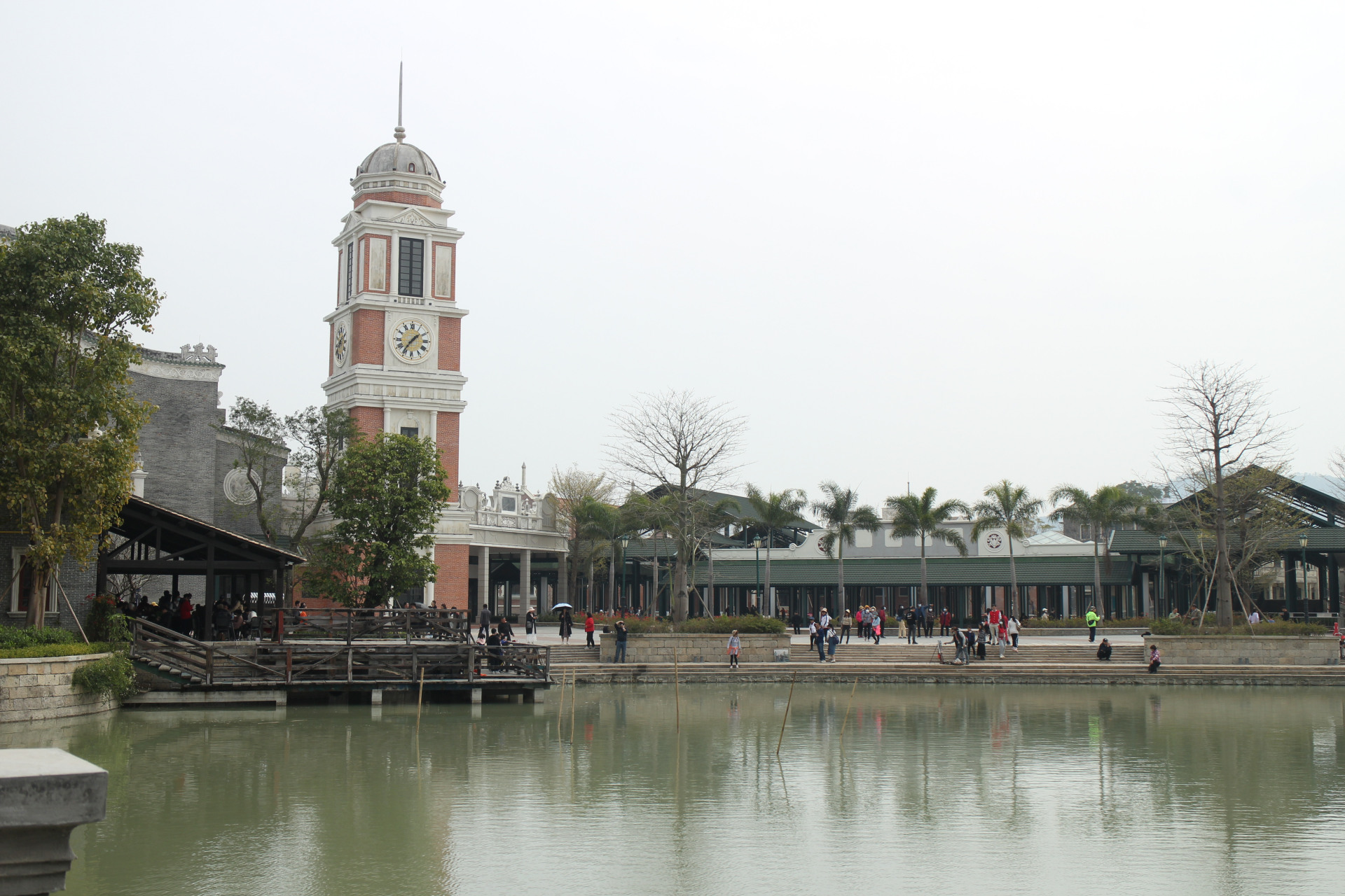 广东江门开平赤坎古镇外围1(免费区)    赤坎沿潭江而建,南岸是乡村