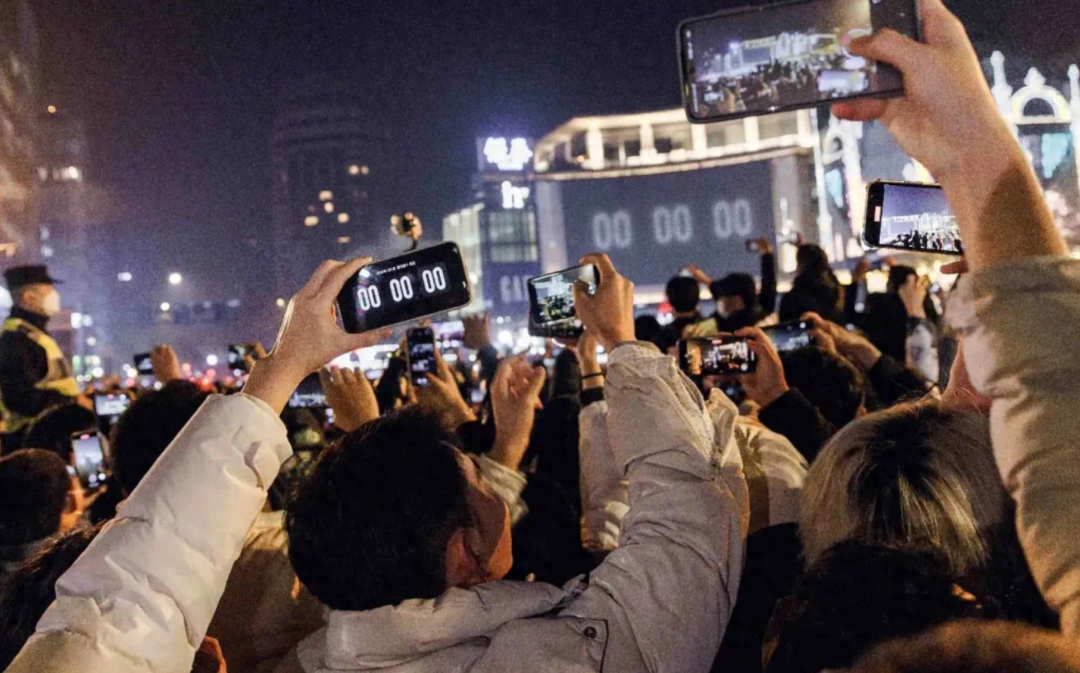 在杭州跨年的小伙伴,可以去这几个好地方,国大城市广场,湖滨银泰步行