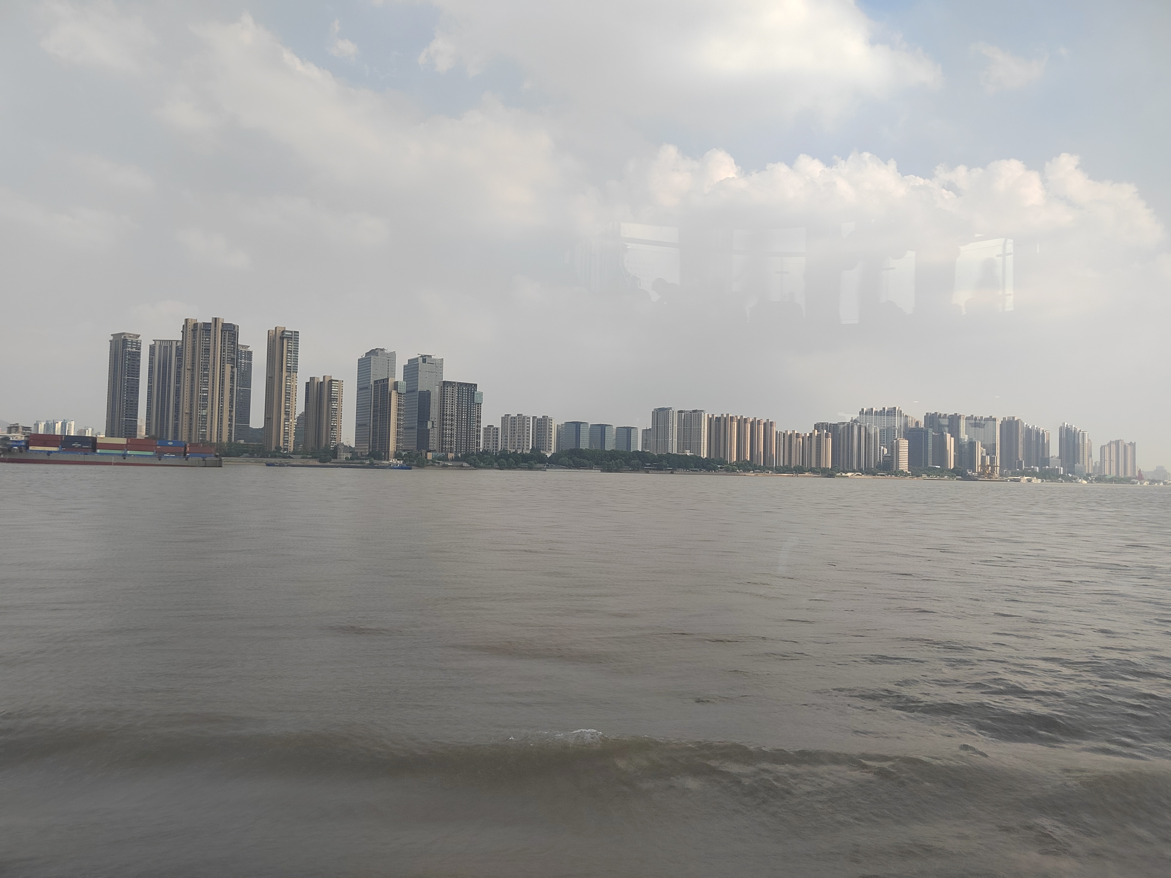 霸气的鼓楼滨江,又称老下关,亦可称桥南.#南京大小事儿