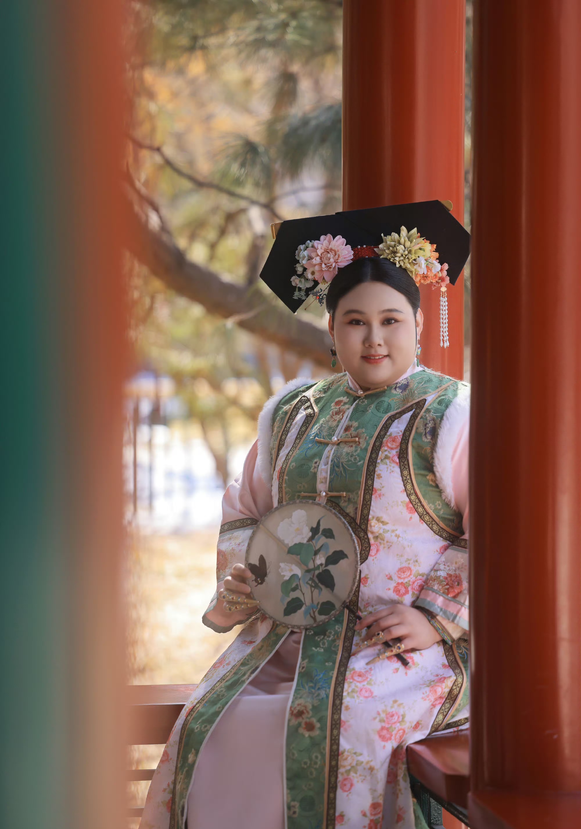 奥运冠军李雯雯的古装照!姑娘真是又美又萌,难怪唐朝会以胖为美了.