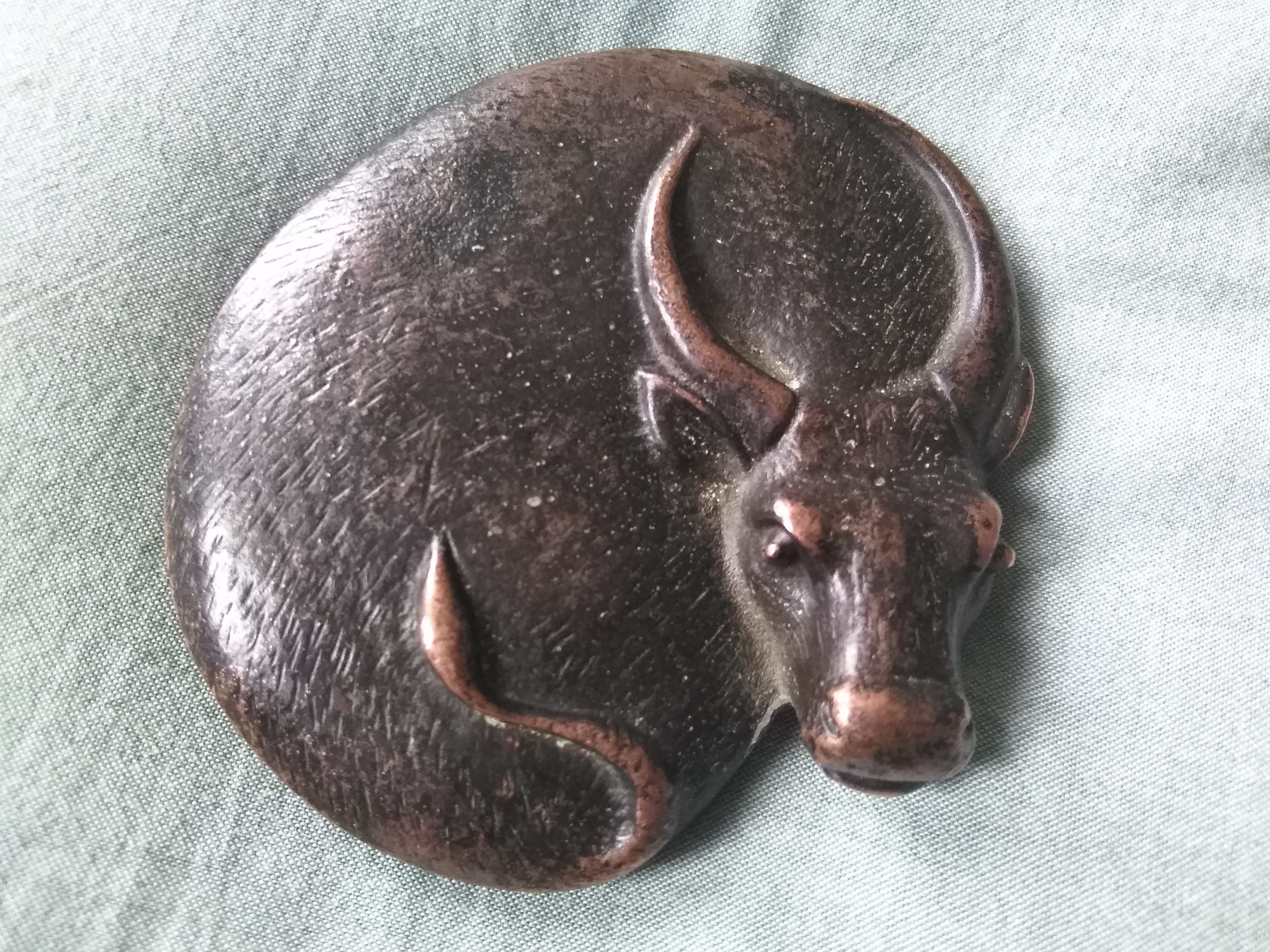 古色古香的镇纸,小铜牛.[赞同]