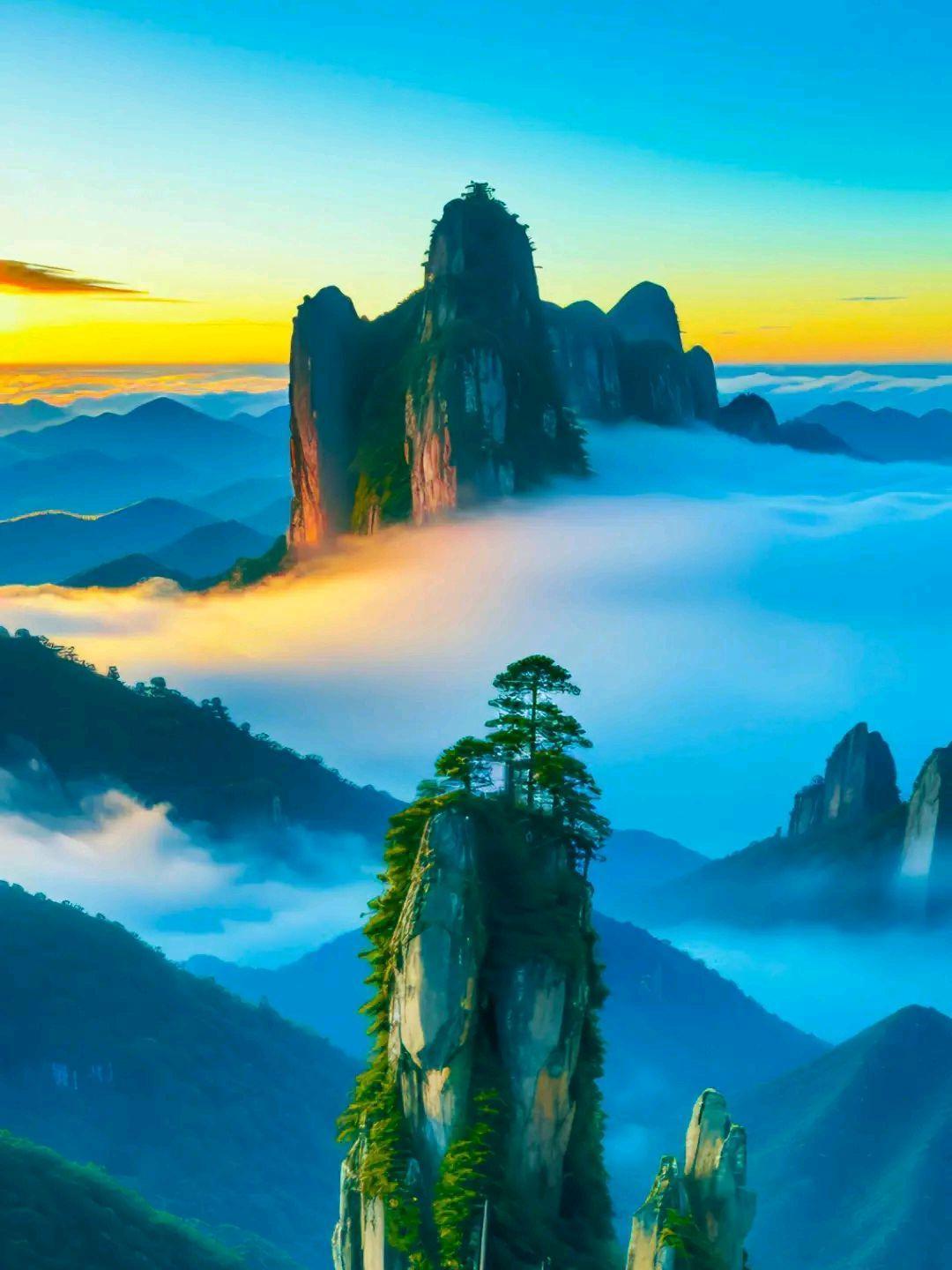 这座山峰,犹如大地的守护者,高耸入云,威严而神秘