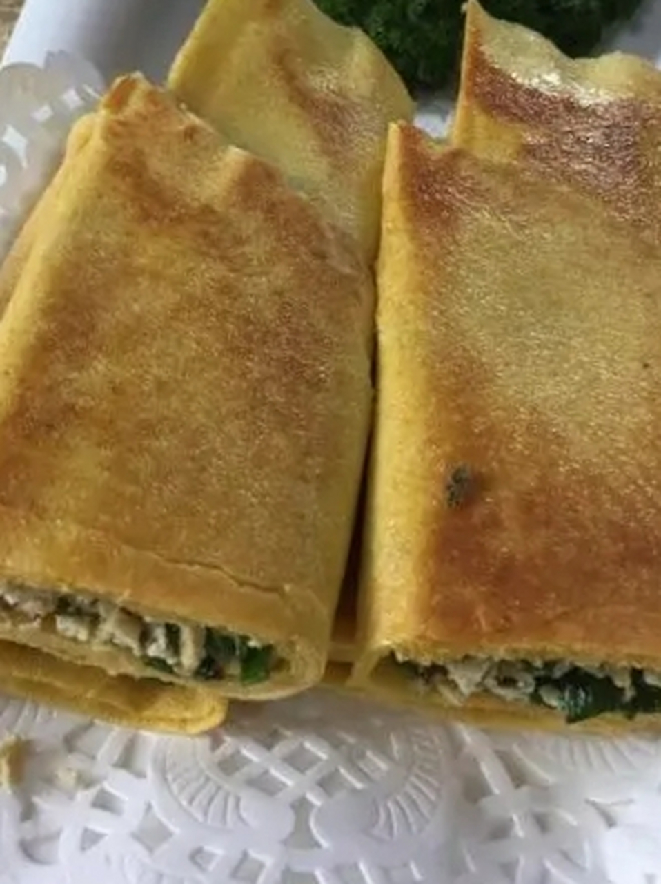 念念不忘的地方美食#  山东淄博美食之一博山菜煎饼  博山煎饼是山东