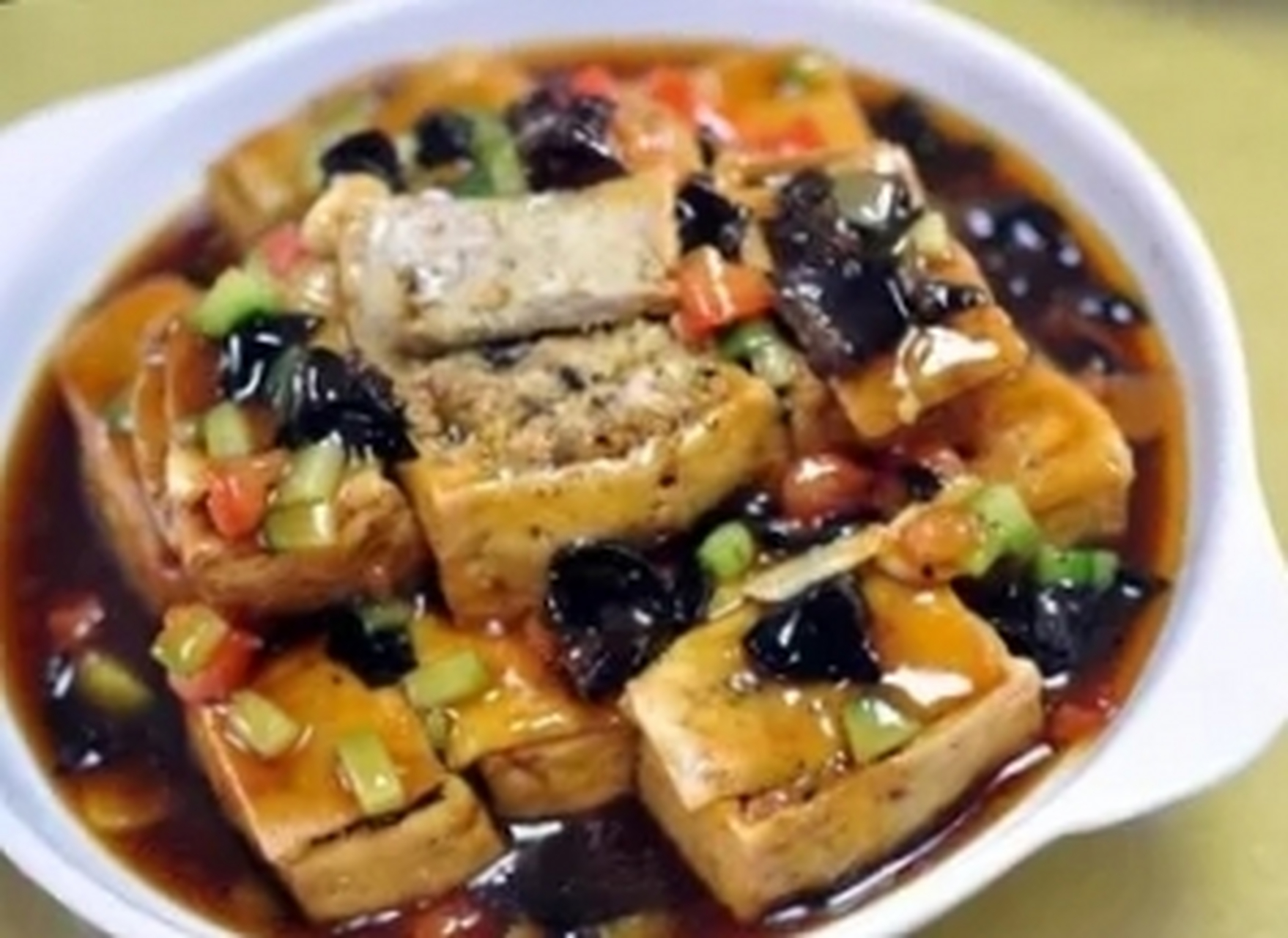 山东淄博美食之一博山豆腐箱  02博山豆腐箱是山东省淄博市的赐统