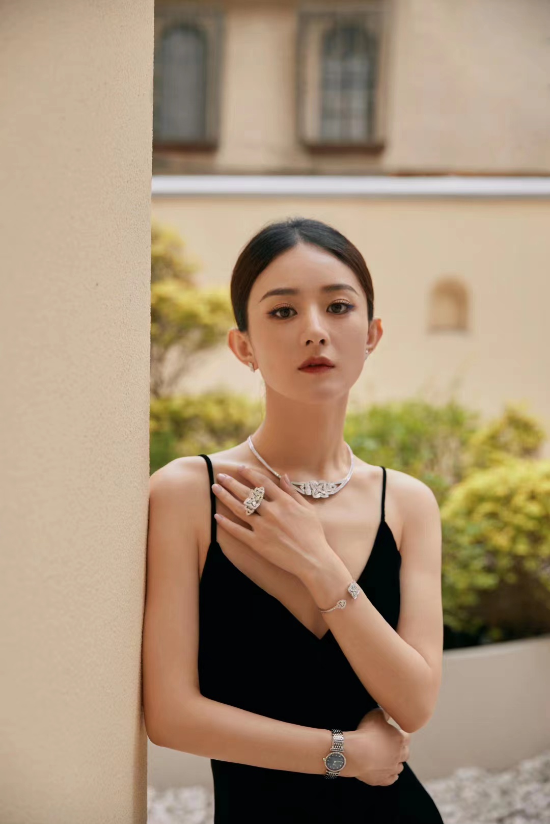 张彬彬和景甜已经没什么联系了,当初两人也只是合作愉快同事关系惨 