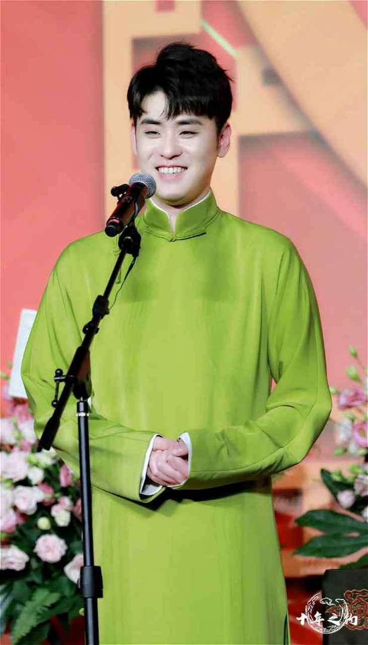 云起雷鸣★张云雷作为一个优秀的相声演员,不仅擅于柳活,而且带着