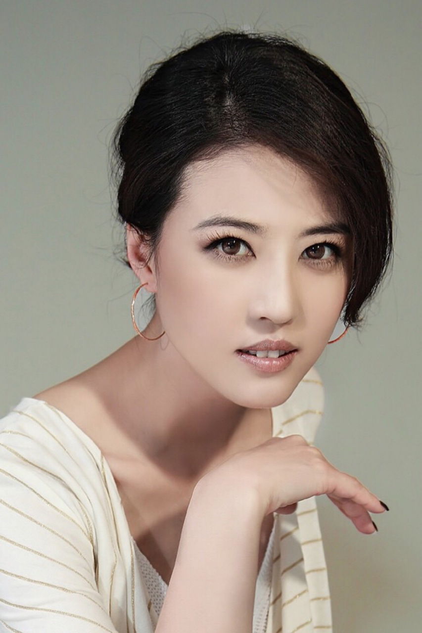 刚刚,我们获悉了一个令人悲痛的消息,中国著名女明星周海媚因病去世