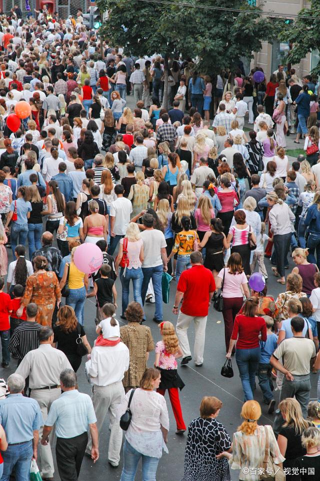 人群熙熙攘攘人很多熙熙攘攘的人群很多人好多人熙熙攘攘图片熙熙攘攘