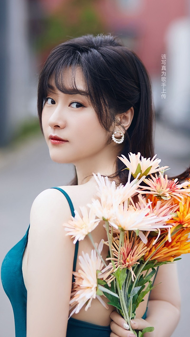 一句歌词让你爱上一首歌# 菲儿《我的唇吻不到我爱的人》,我的唇吻不