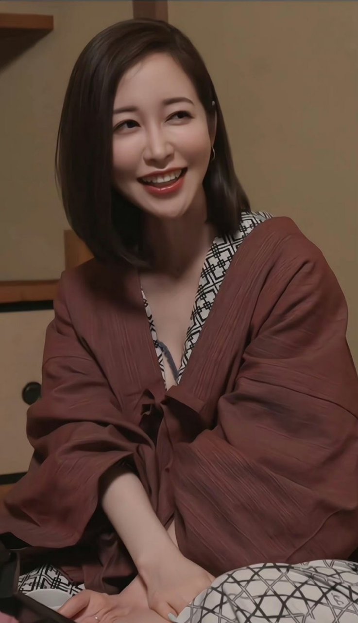 筱田优,浑身散发着成熟女人的魅力!#美女# #养眼美女# #性感美女