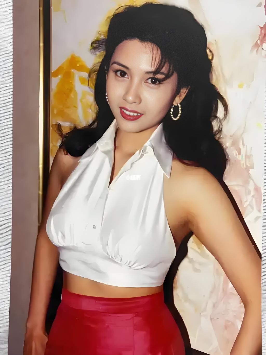 看过老港片的人一定对女神邱淑贞比较熟悉吧,在那个年代,她也算是众多