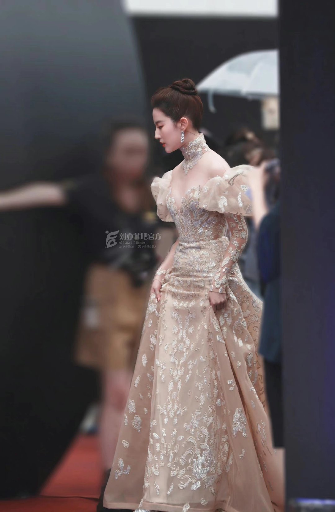 刘亦菲金色高定礼服造型赏析#刘亦菲