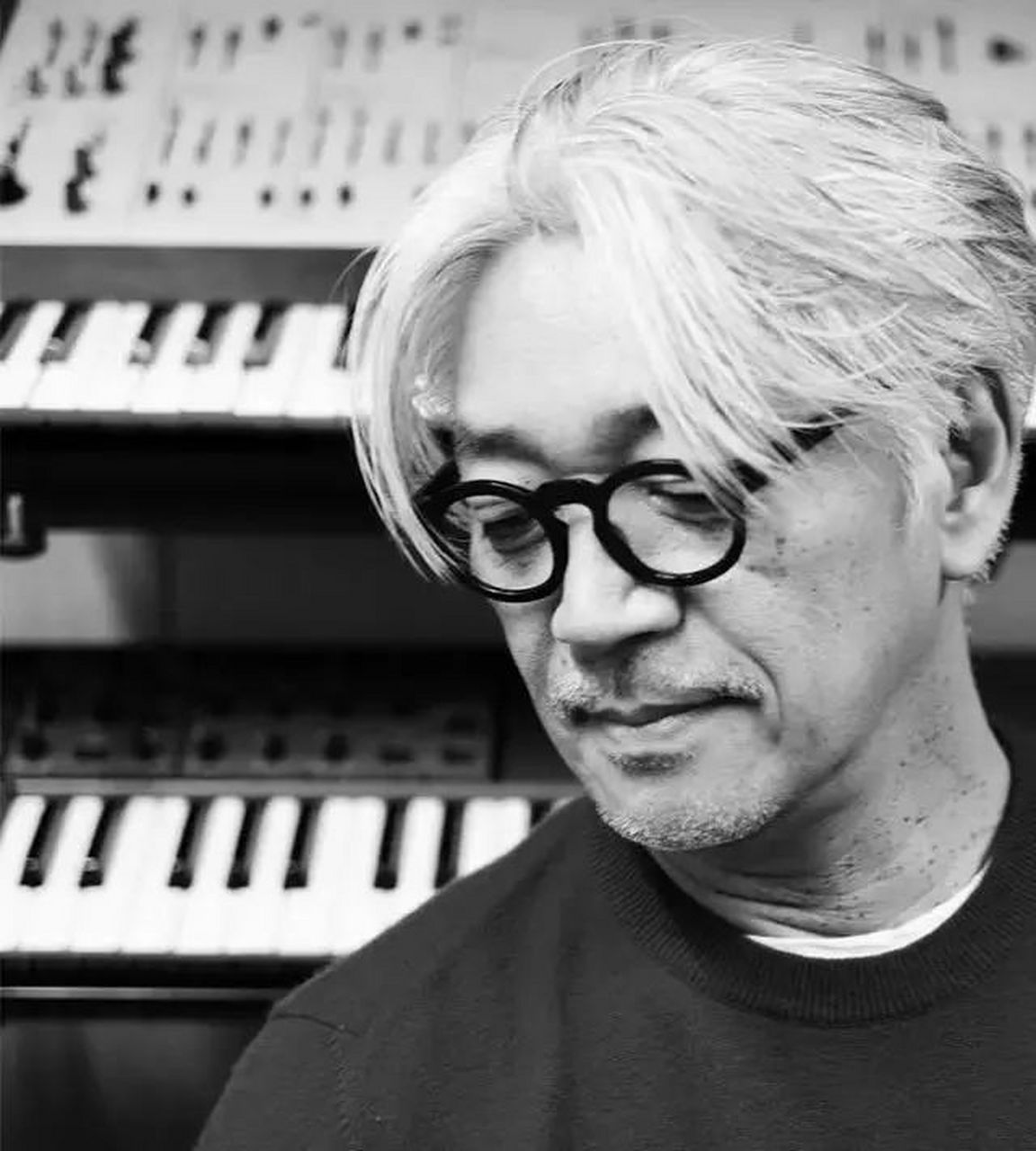 突发消息,日本著名作曲家坂本龙一去世,代表作《末代皇帝》,《圣诞