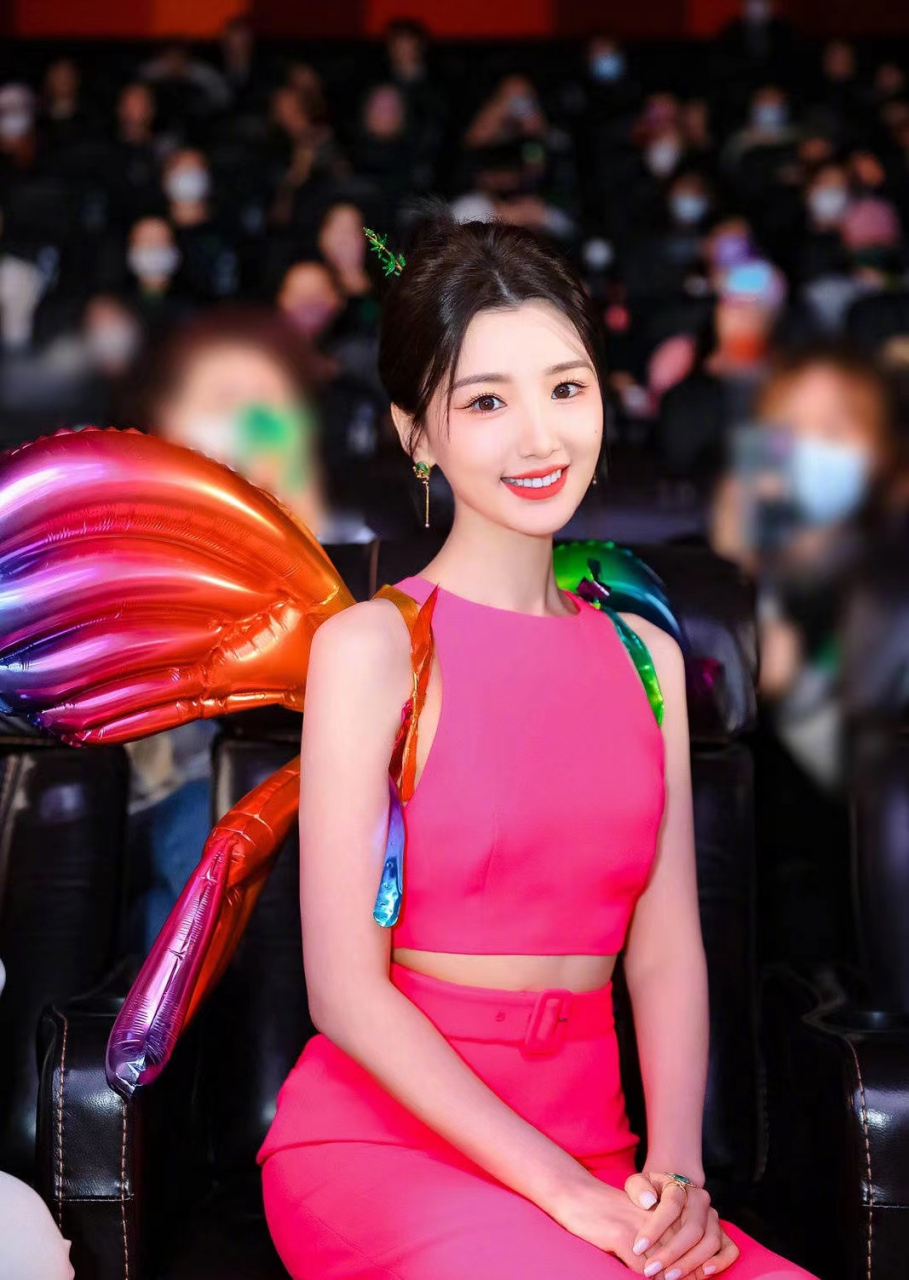 蒋梦婕跟杨洋聚餐也是希望能介绍给她一个角色,杨洋也给朋友面. .