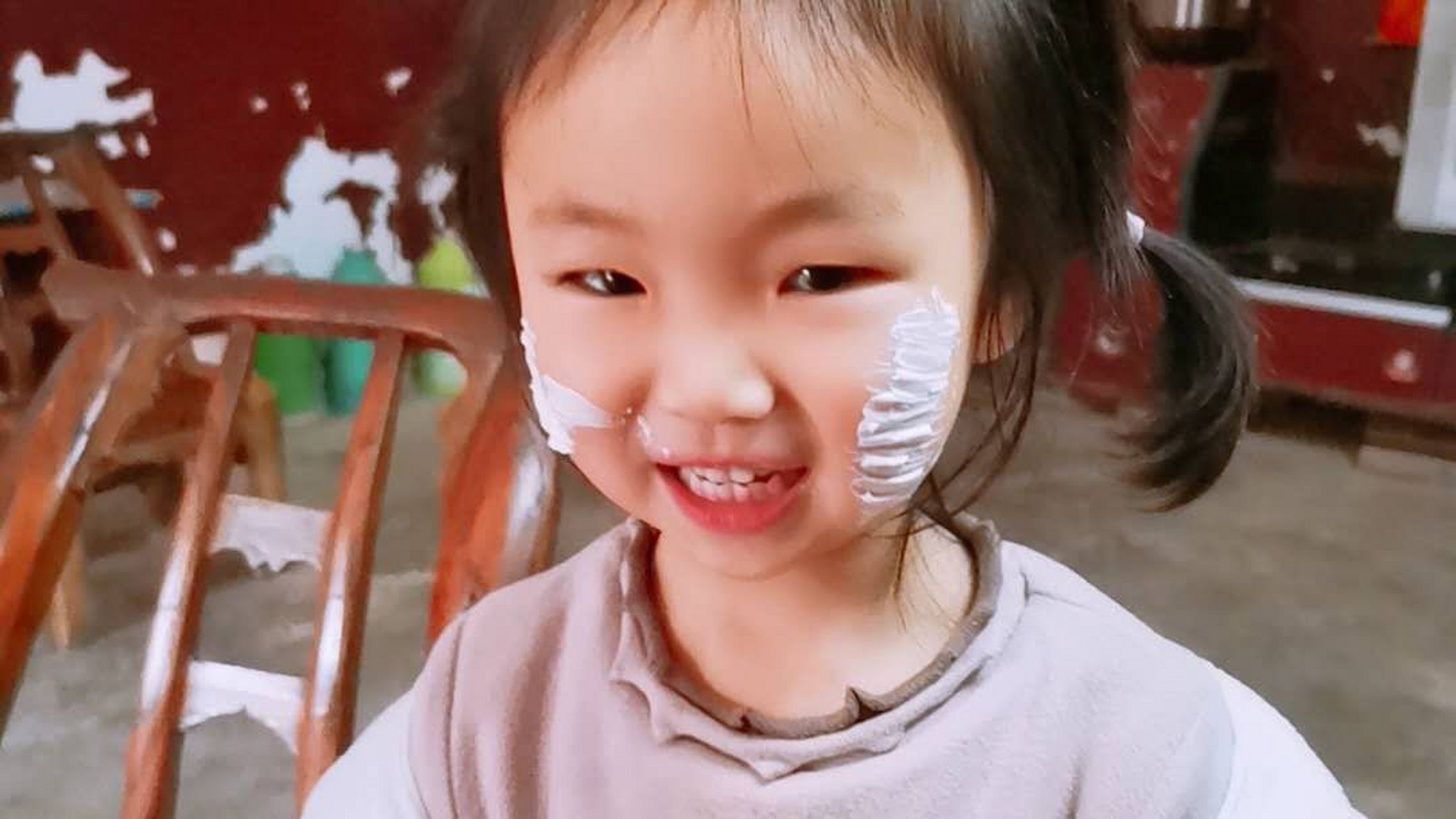 《酒》王玲 液体之火,让你,若梦若醒,飘飘欲仙,让天地颠倒,让世界旋转