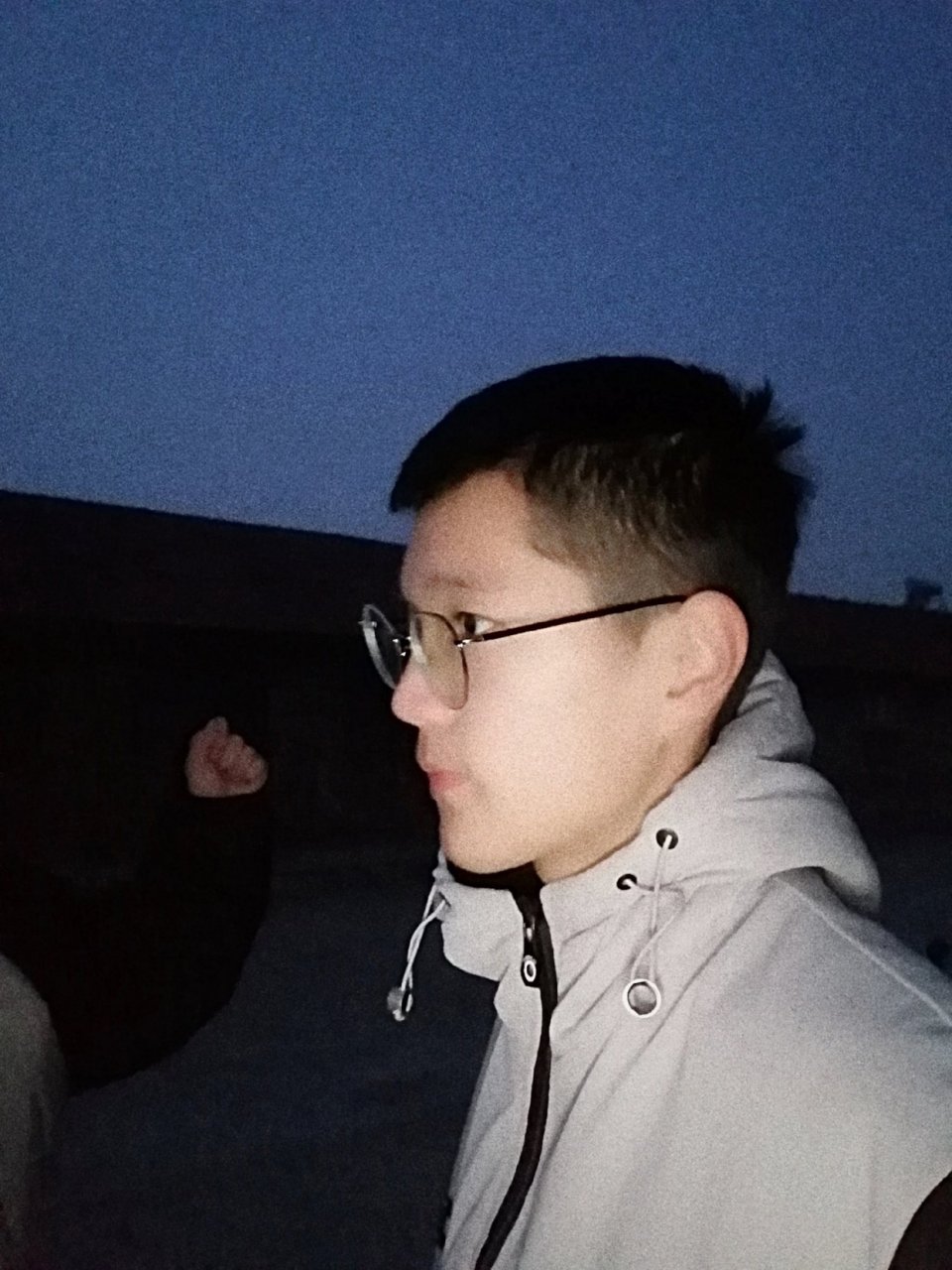 猫哥(赵凯宇) ,男 ,网络红人 ,现快手拥有1300粉丝 ,左琦网娱创始人兼