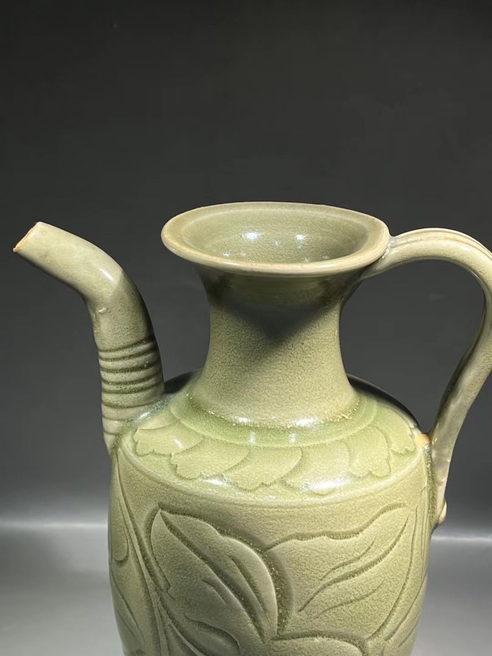 北宋 耀州窑青瓷刻花执壶