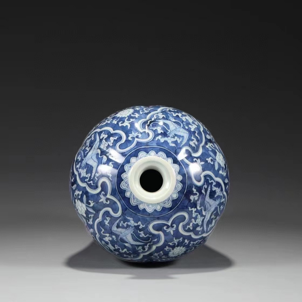 旧藏 明 隆庆青花开窗团龙凤纹瓜棱大梅瓶 尺寸:高34.