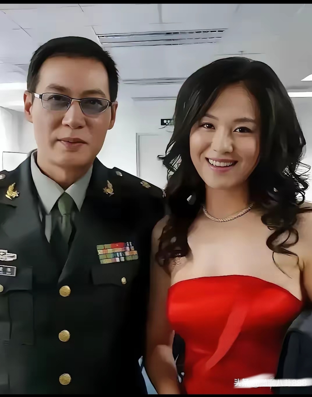 右边的这位曾经是古装剧中的第一美女,她饰演过许多