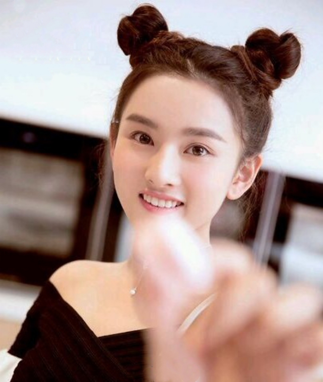 古力娜扎,迪丽热巴,宋祖儿,陈乔恩的双丸子头发型,谁最可爱?