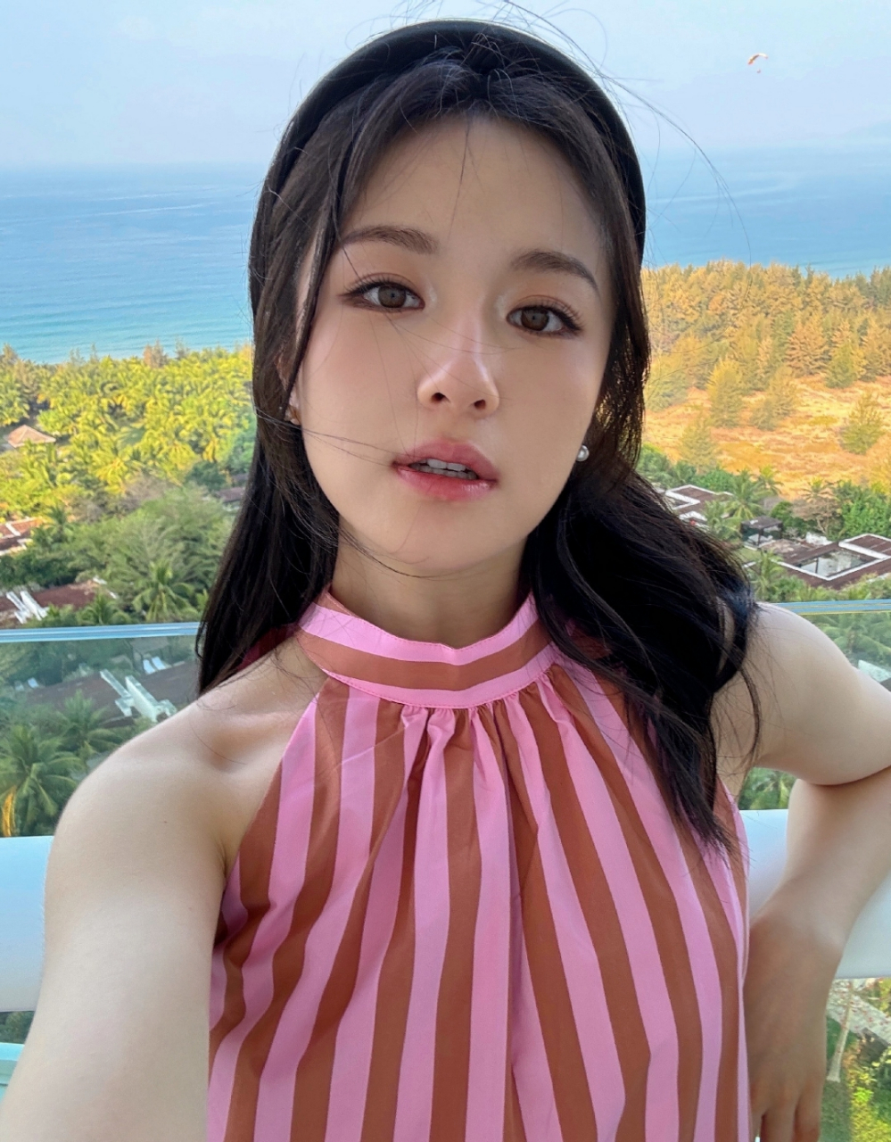 李兰迪晒海边照,玩得好开心