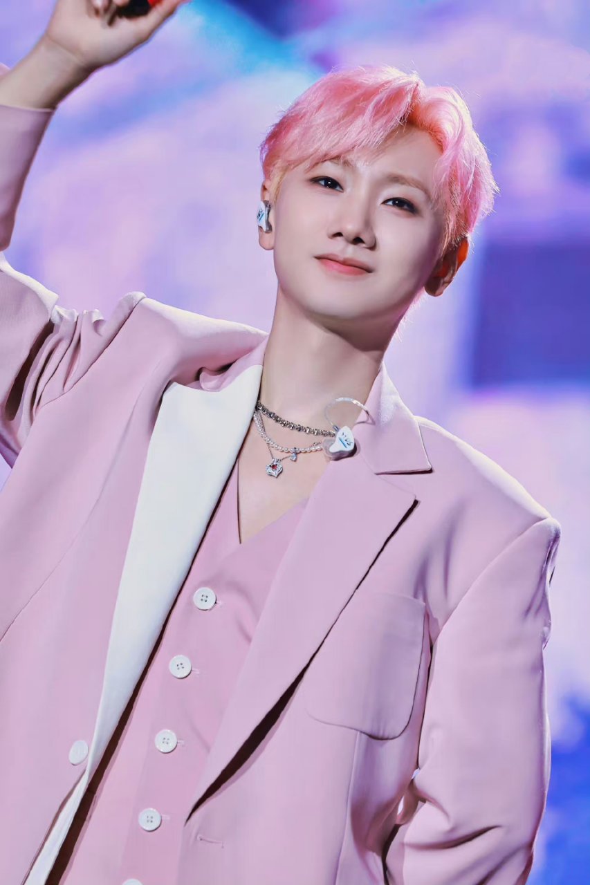 汪苏泷染了粉色发型,真是宠爱粉