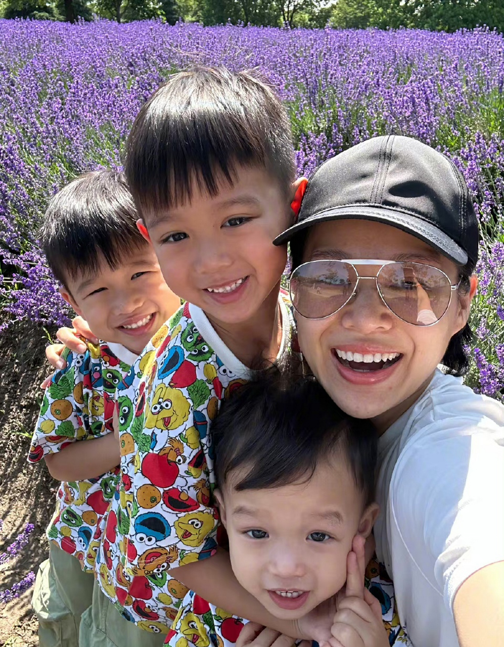 胡杏儿一家五口的样貌真的是复粘贴