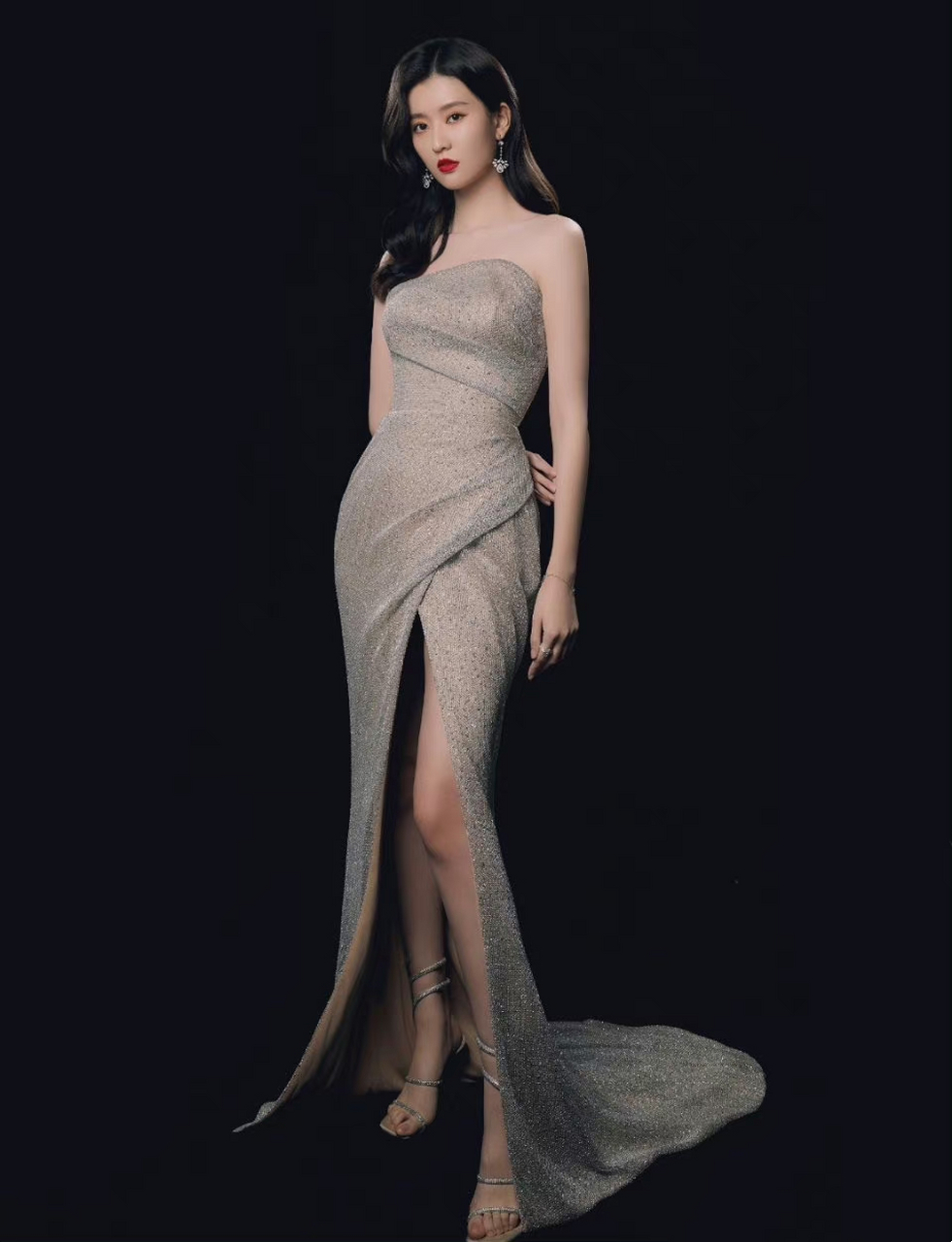 乔欣这身礼服简直美炸了