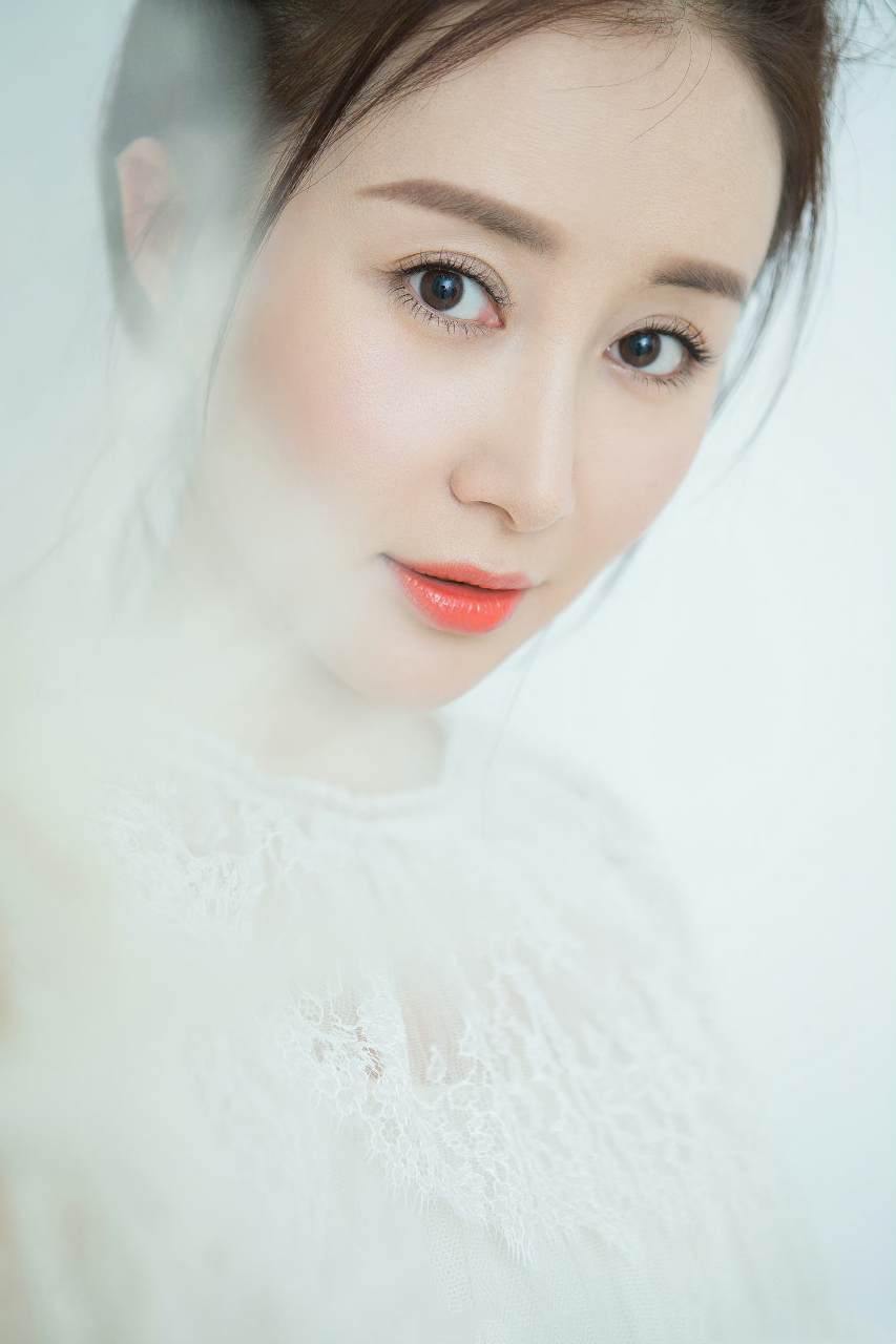 舒畅轻松驾驭双丸子头发型,超级甜美