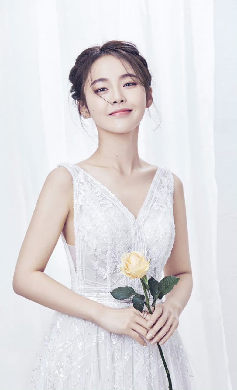 张佳宁的微笑好甜美